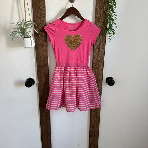 Place Girl’s Sequined Pink and Gold Silver Flowy Soft Heart Dress Size Medium - Picture 11 of 13